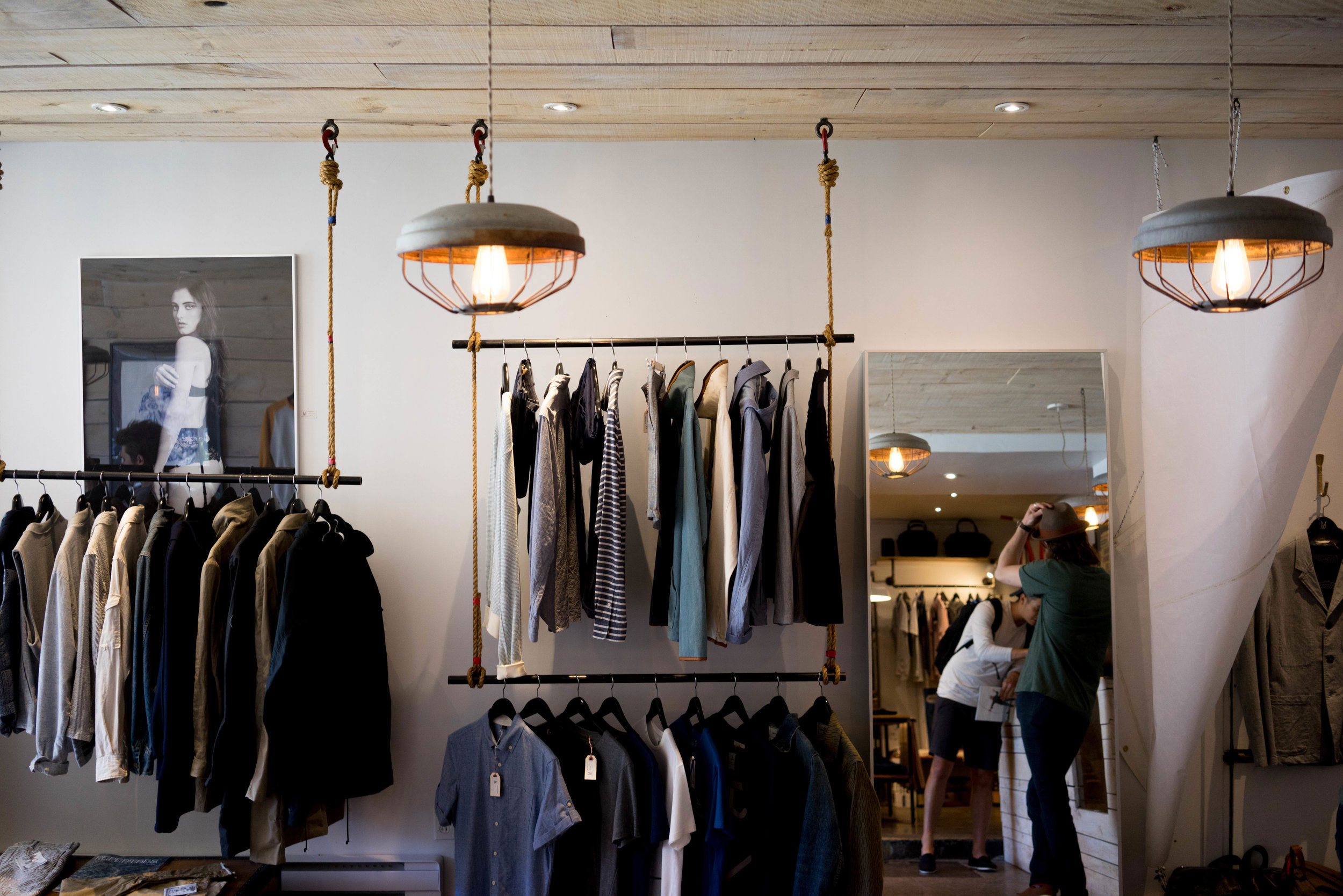 clothing store lighting, apparel store lighting
